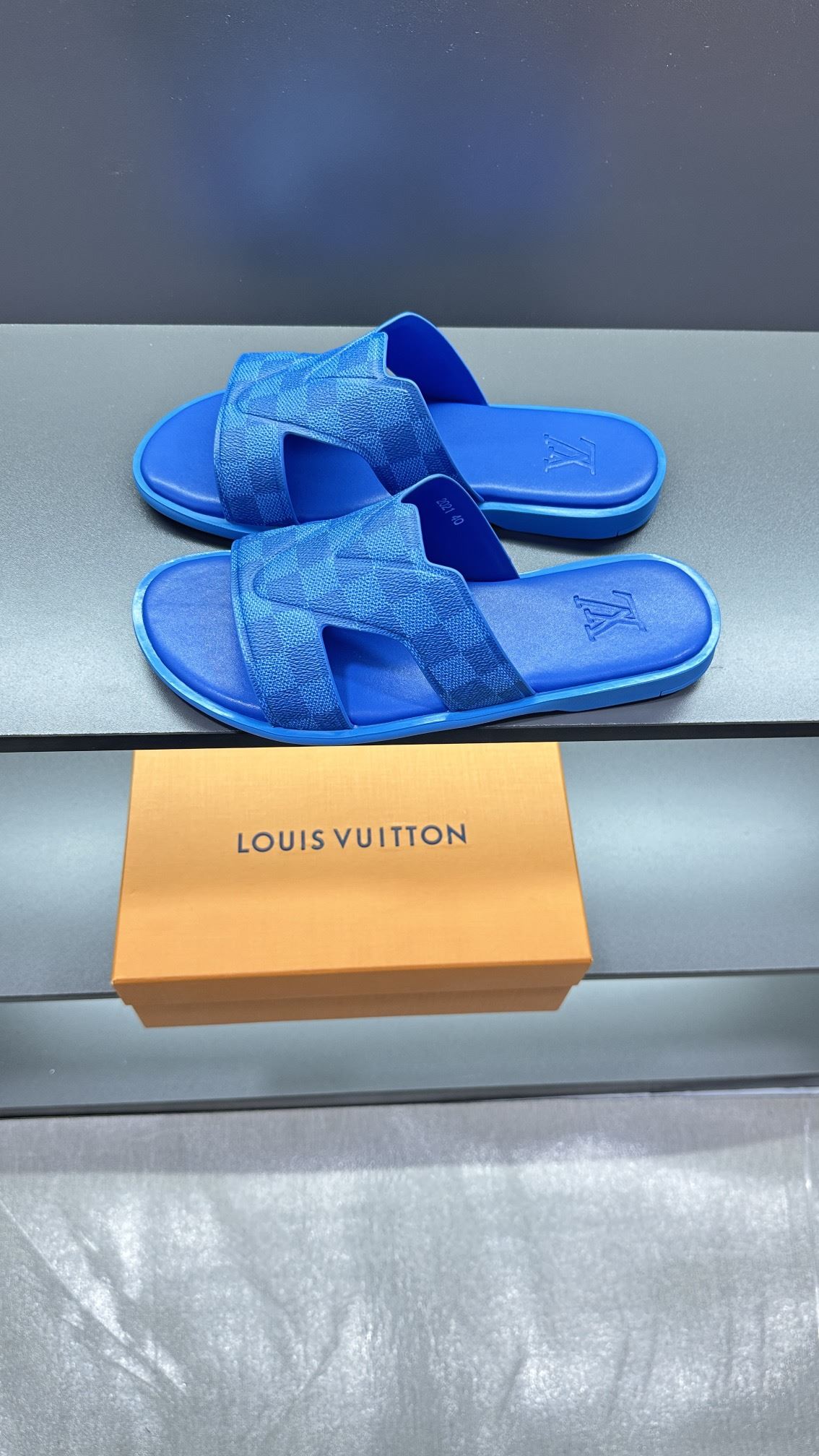 Louis Vuitton Slippers